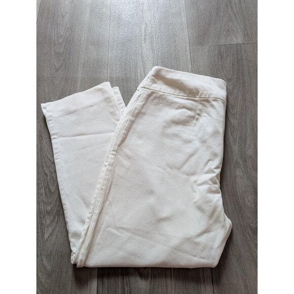 Chicos So Slimming White Cropped Slimming Pants Size 0 - Picture 2 of 4